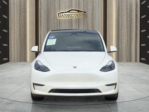 Used 2024 Tesla Model Y Long Range AWD/4WD image 6
