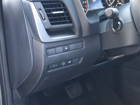 Used 2024 Nissan Rogue SV w/ SV Premium Package FWD image 23