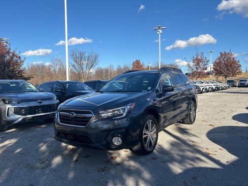 Used 2019 Subaru Outback 2.5i Limited image 3