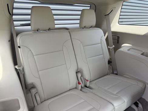 Used 2023 GMC Acadia Denali w/ Denali Technology Package FWD image 22