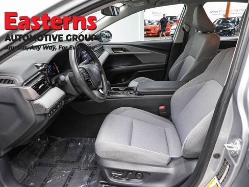 Used 2025 Toyota Camry LE w/ Convenience Package FWD image 14