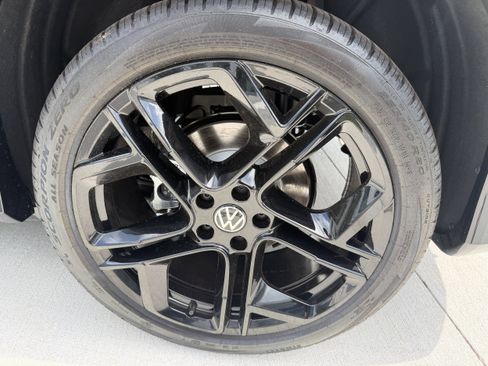 New 2026 Volkswagen Tiguan SE R-Line FWD image 29
