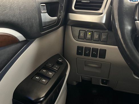 Used 2016 Toyota Highlander Limited Platinum AWD/4WD image 10
