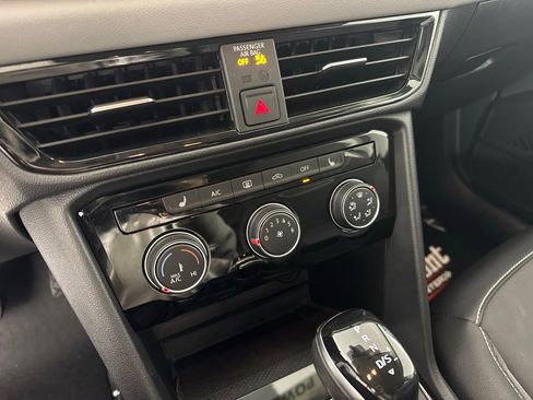 Used 2023 Volkswagen Taos SE image 17