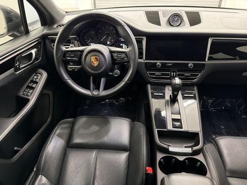 Certified 2023 Porsche Macan Turbo AWD/4WD image 28