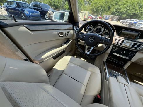 Used 2016 Mercedes-Benz E 350 Sedan image 4