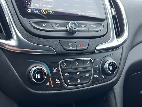 Used 2024 Chevrolet Equinox LT image 23