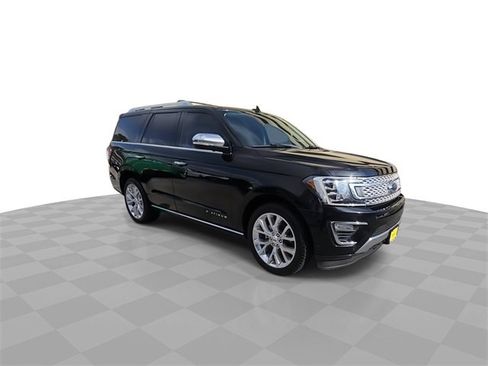 Used 2019 Ford Expedition Platinum image 2