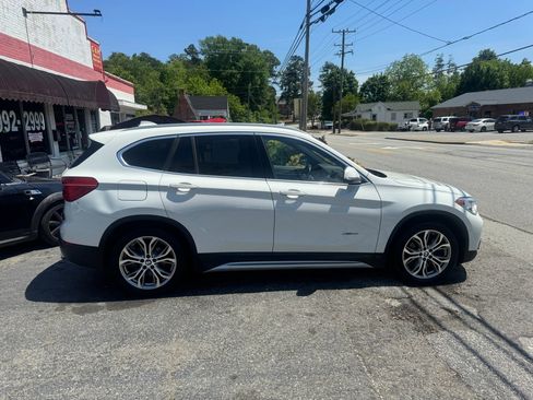 Used 2016 BMW X1 xDrive28i AWD/4WD image 4
