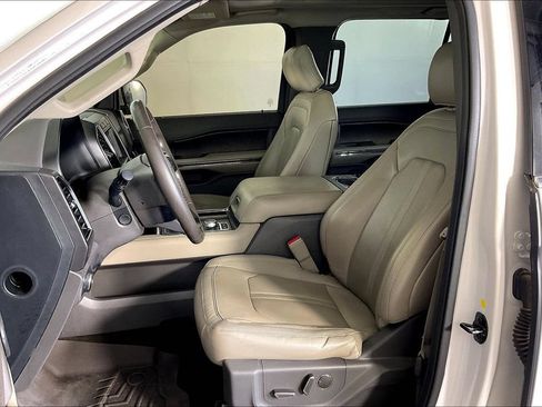 Used 2018 Ford Expedition Limited w/ Equipment Group 301A AWD/4WD image 32