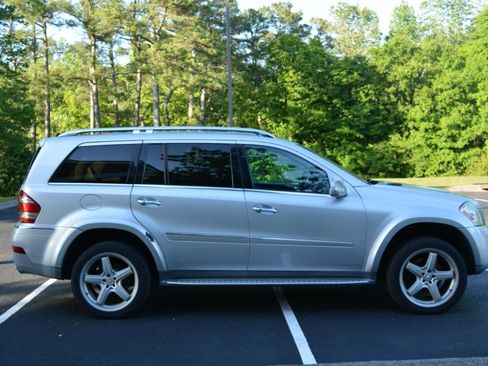 Used 2008 Mercedes-Benz GL 550 4MATIC image 4