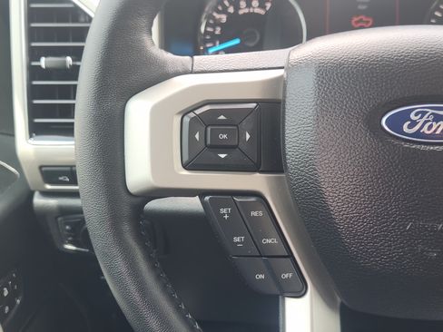 Certified 2019 Ford F150 Lariat w/ Equipment Group 502A Luxury AWD/4WD image 29