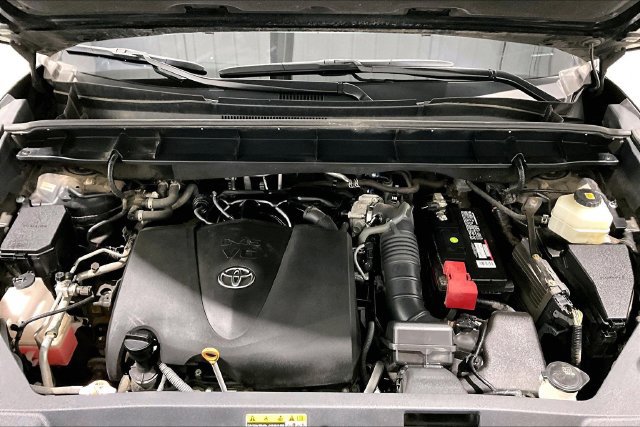 Used 2020 Toyota Highlander XLE AWD/4WD image 37