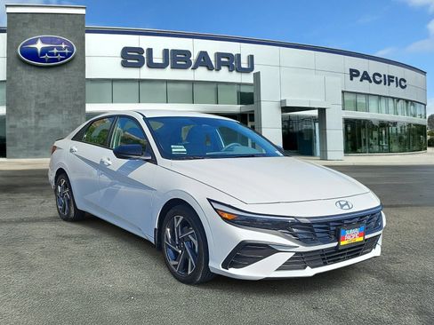 Used 2025 Hyundai Elantra Sport FWD image 1