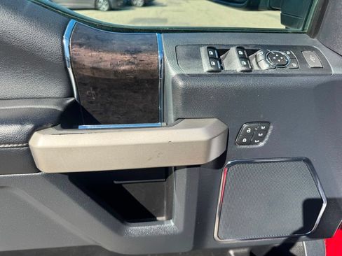 Used 2022 Ford F350 Lariat w/ Lariat Ultimate Package AWD/4WD image 13