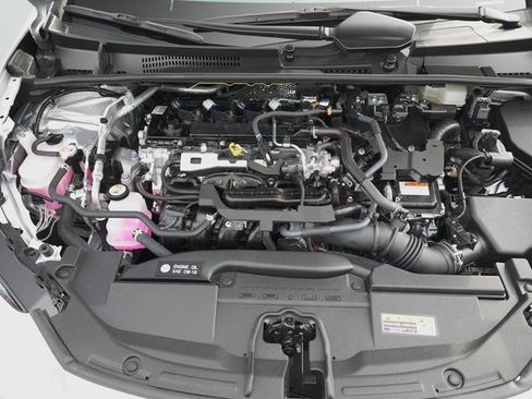Certified 2025 Toyota Prius LE image 9
