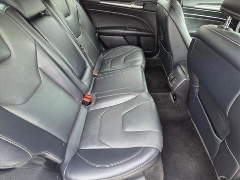 Used 2018 Ford Fusion Titanium image 19