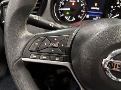 Used 2020 Nissan Rogue Sport S image 25