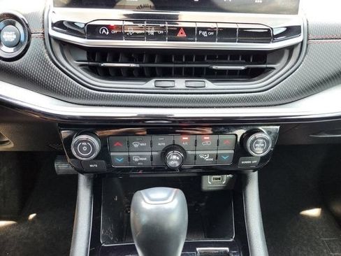 Used 2024 Jeep Compass Trailhawk AWD/4WD image 18