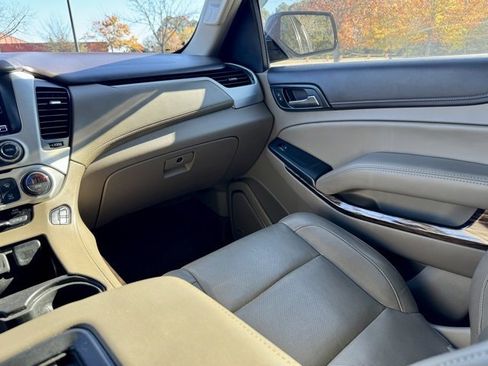 Used 2018 GMC Yukon SLT w/ Premium Edition image 25