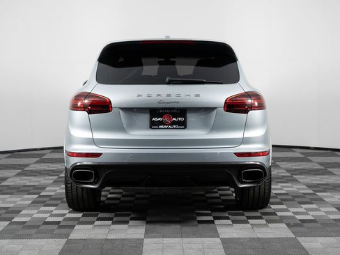 Used 2018 Porsche Cayenne Platinum Edition w/ Premium Package image 5