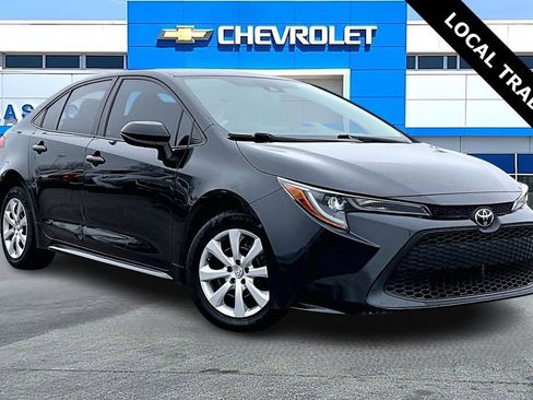 Used 2022 Toyota Corolla LE image 1