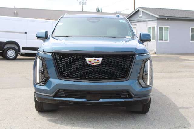 Used 2025 Cadillac Escalade Sport Platinum AWD/4WD image 2
