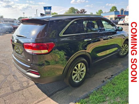 Used 2017 Kia Sorento AWD w/ LX Convenience Package image 5