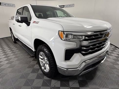 Used 2022 Chevrolet Silverado 1500 LTZ w/ Z71 Off-Road Package image 8