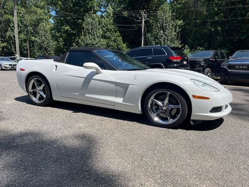 Used 2011 Chevrolet Corvette Convertible w/ Preferred Equipment Group RWD image 5