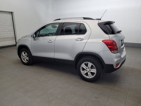 Used 2020 Chevrolet Trax LT w/ LT Convenience Package image 3