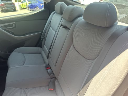 Used 2015 Hyundai Elantra SE FWD image 19