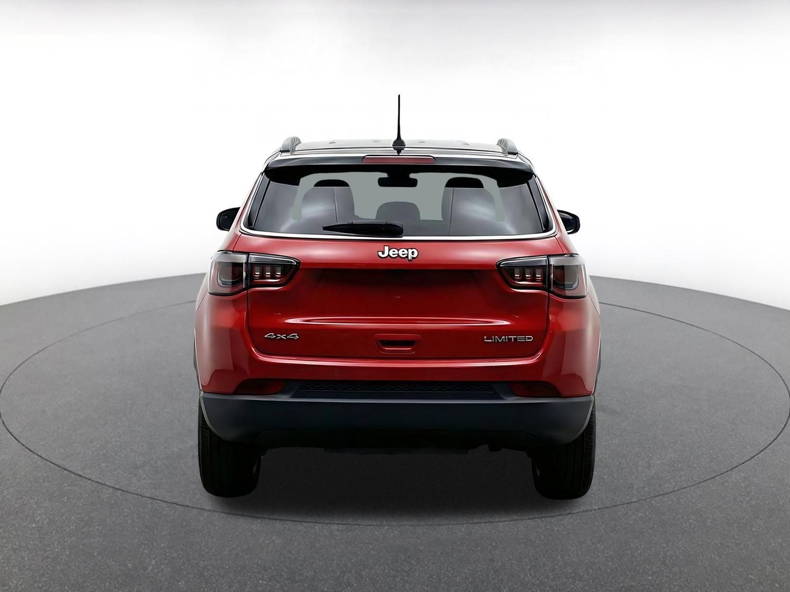 Used 2025 Jeep Compass Limited AWD/4WD image 7