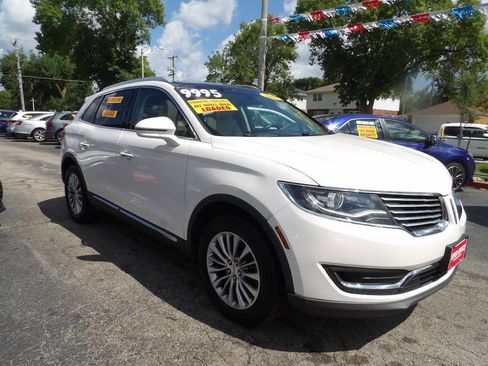 Used 2017 Lincoln MKX Select w/ Select Plus Package AWD/4WD image 3