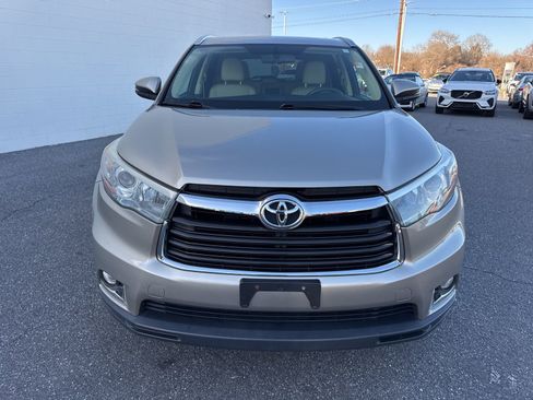 Used 2016 Toyota Highlander Limited image 2