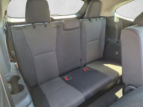 Used 2021 Toyota Highlander L FWD image 20