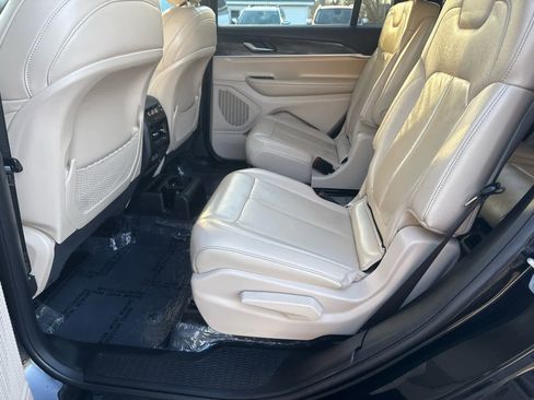 Used 2023 Jeep Grand Cherokee L Limited w/ Trailer Tow Group (B) image 13