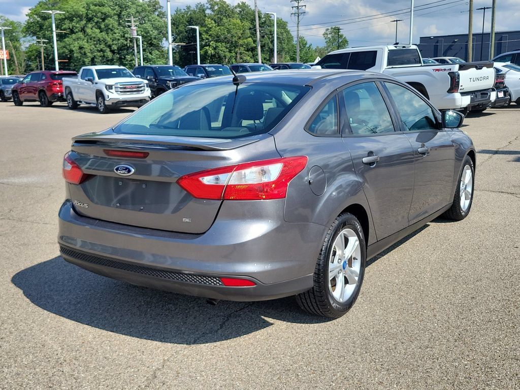 Used 2021 Ford Edge ST-Line w/ Class II Trailer Tow Package AWD/4WD image 4
