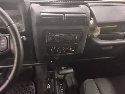 Used 2006 Jeep Wrangler Unlimited AWD/4WD image 12