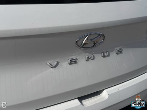 Used 2025 Hyundai Venue SEL FWD image 19