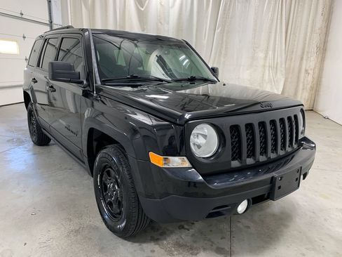 Used 2016 Jeep Patriot Sport w/ Power Value Group AWD/4WD image 14