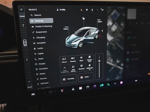 Used 2021 Tesla Model S Plaid image 18