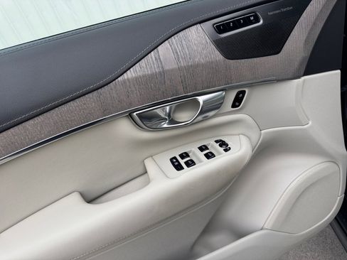 Certified 2022 Volvo XC90 T8 Inscription w/ Advanced Package image 32