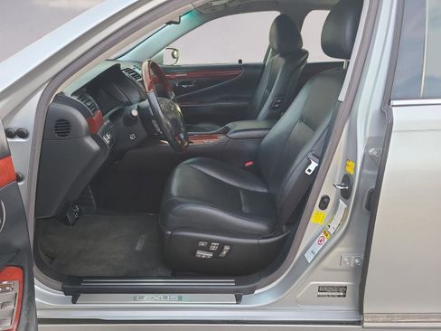 Used 2012 Lexus LS 460 w/ Comfort Pkg image 11