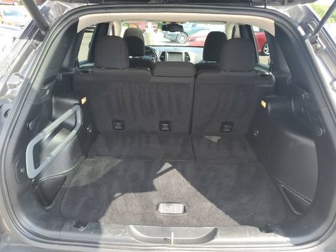 Used 2016 Jeep Cherokee Latitude w/ Comfort/Convenience Group AWD/4WD image 9
