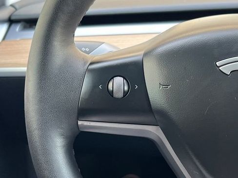 Used 2023 Tesla Model Y Long Range image 30