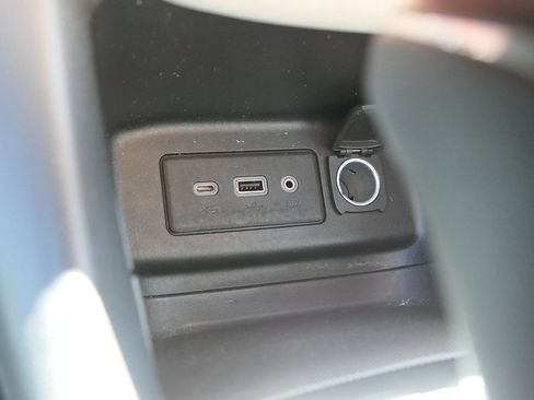 Used 2019 Chevrolet Equinox LS w/ LPO, Cargo Package FWD image 21