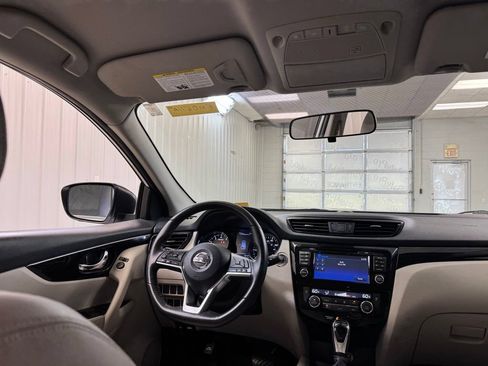 Used 2017 Nissan Rogue Sport SL AWD/4WD image 21