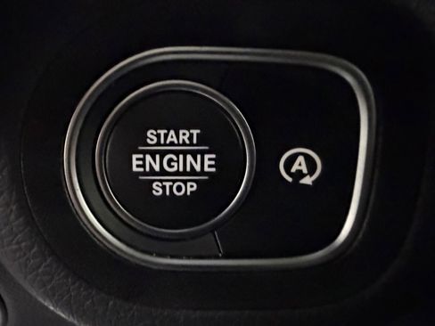 Used 2025 Mercedes-Benz GLE 350 4MATIC image 32
