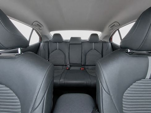 Used 2023 Toyota Camry SE FWD image 14